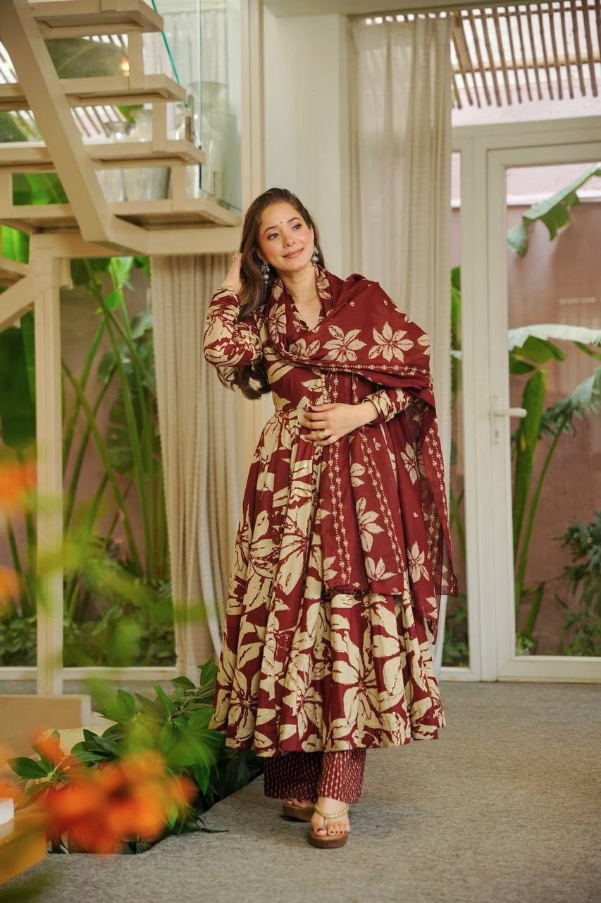 Classic Ethnic Glam in Black & Beige