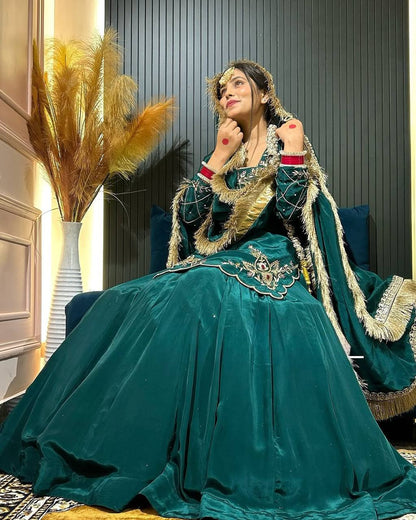 Elegant Emerald Green Embroidered  Set with Dupatta