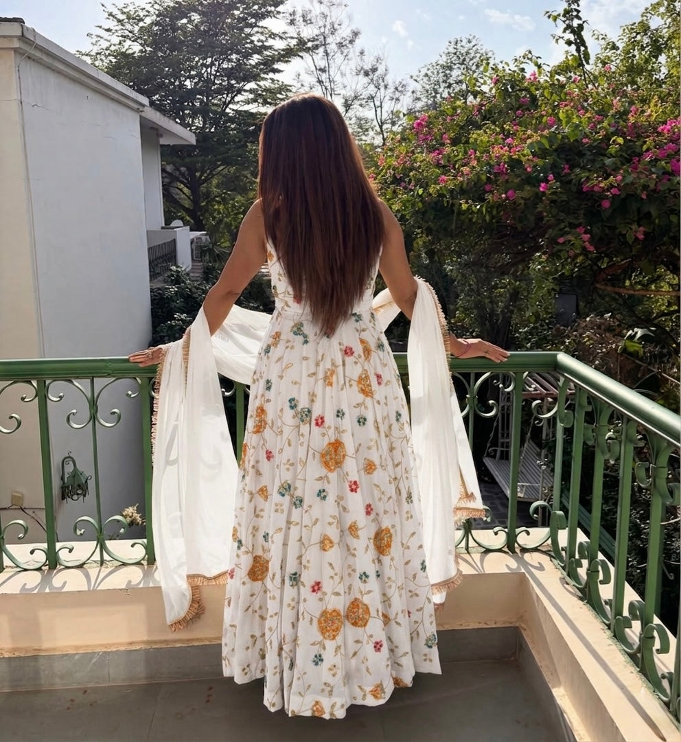 Sunlit Elegance Redefining Luxury Indian Ethnic Fashion With Timeless Grace ✨