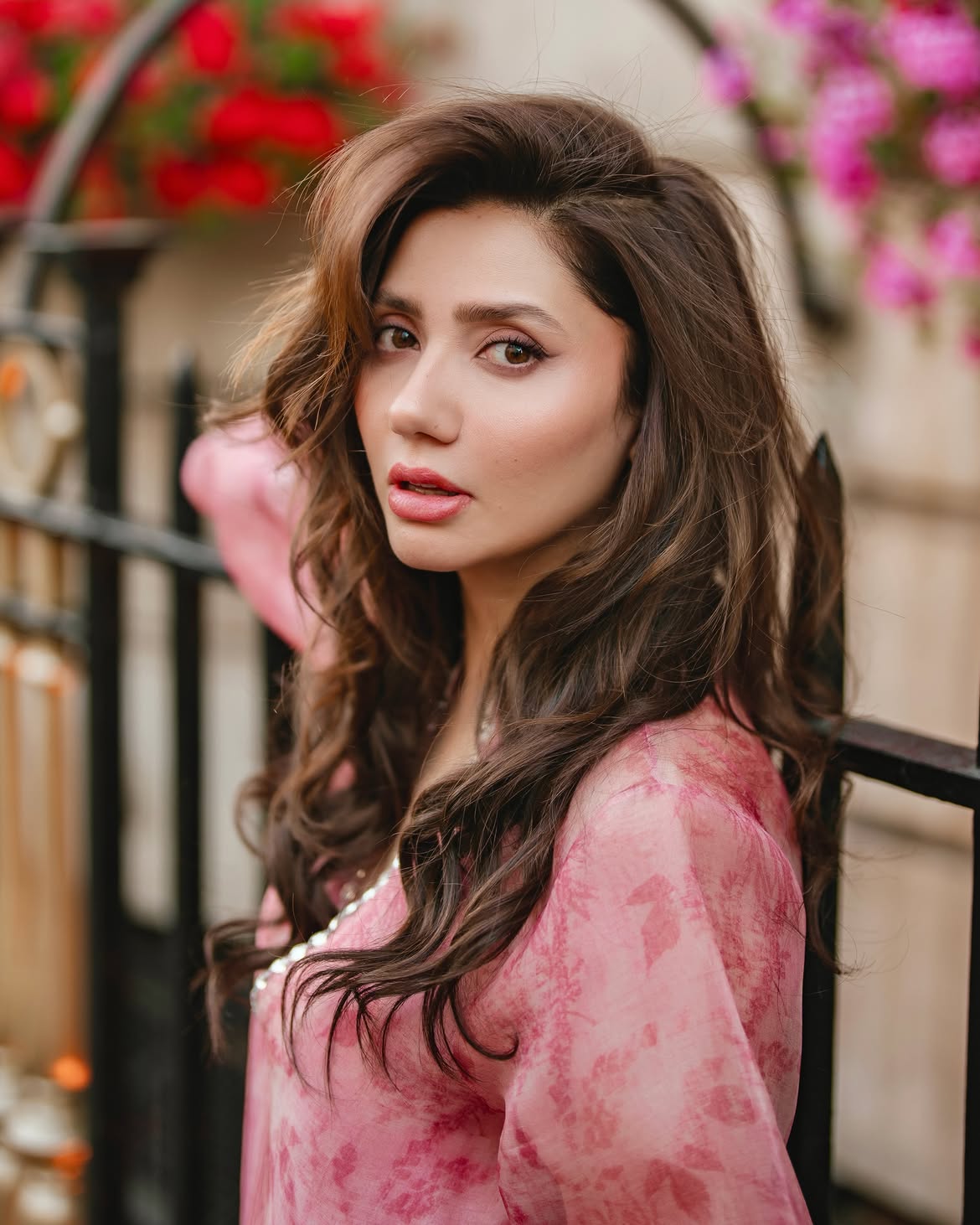 Mahira Khan Pink Floral Embroidered Straight Kurta with Plazzo Pants