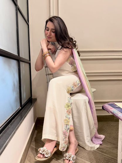 Peach Floral Embroidered Straight Suit Set with Straight Pants & Dupatta