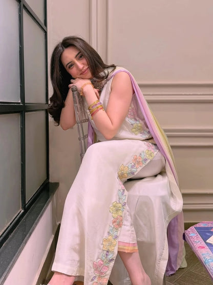 Peach Floral Embroidered Straight Suit Set with Straight Pants & Dupatta