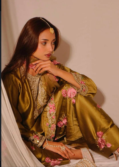 Luxury Ivory Ethnic Suit with Rose Embroidery.