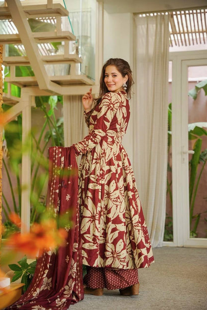 Classic Ethnic Glam in Black & Beige