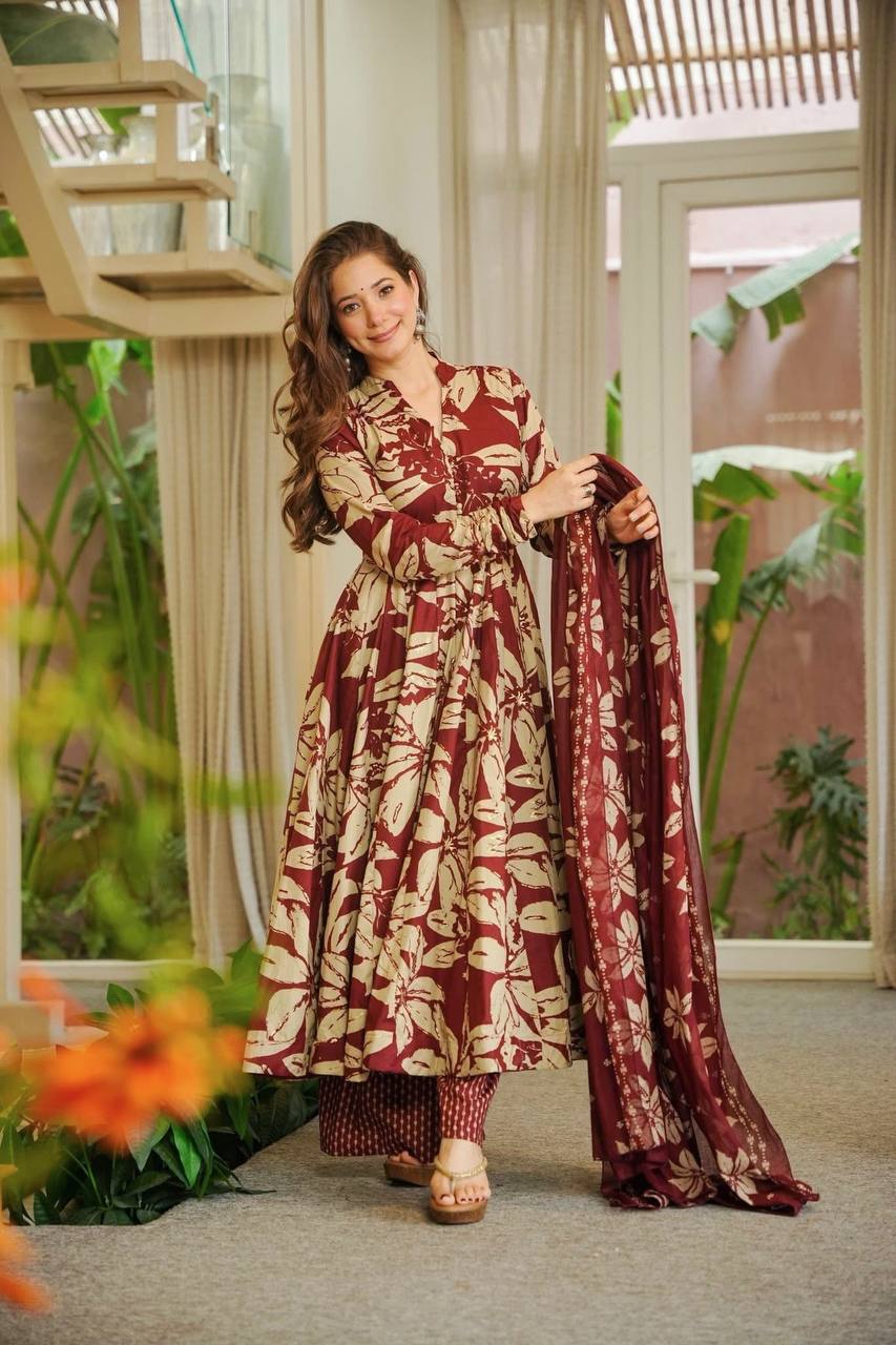 Classic Ethnic Glam in Black & Beige