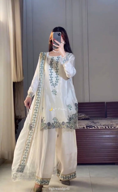 Ivory Embroidered Chanderi Silk Kurta with & Lace Detailing Ethnic Suit Set