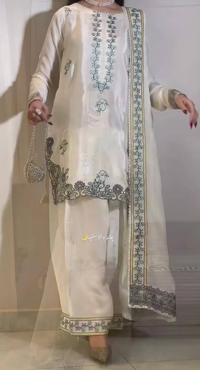 Ivory Embroidered Chanderi Silk Kurta with & Lace Detailing Ethnic Suit Set