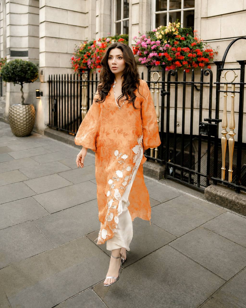 Mahira Khan Pink Floral Embroidered Straight Kurta with Plazzo Pants