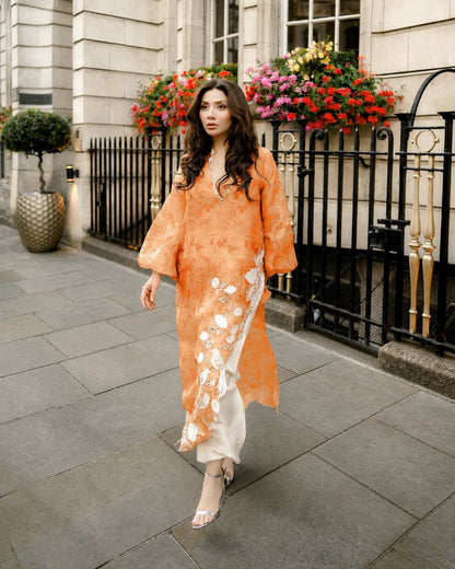 Mahira Khan Pink Floral Embroidered Straight Kurta with Plazzo Pants