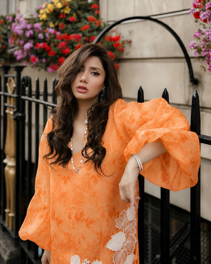Mahira Khan Pink Floral Embroidered Straight Kurta with Plazzo Pants