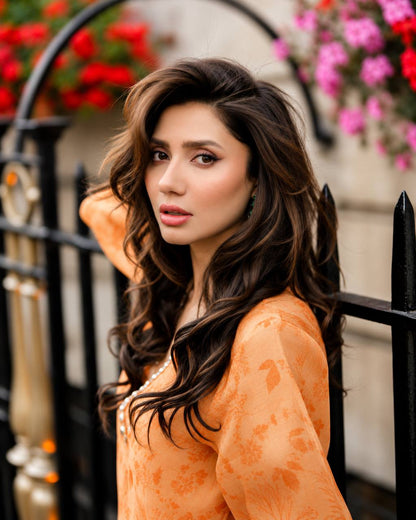 Mahira Khan Pink Floral Embroidered Straight Kurta with Plazzo Pants
