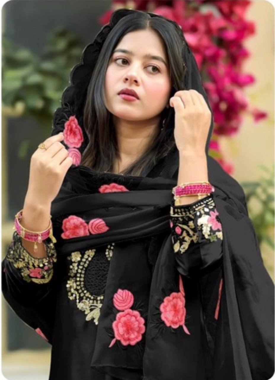 Luxury Ivory Ethnic Suit with Rose Embroidery.