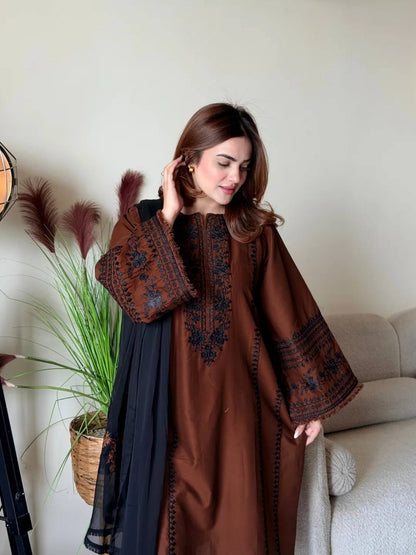 Women's Coffee Brown Embroidered Straight Kurta Set with Black Dupatta & Straight Pants