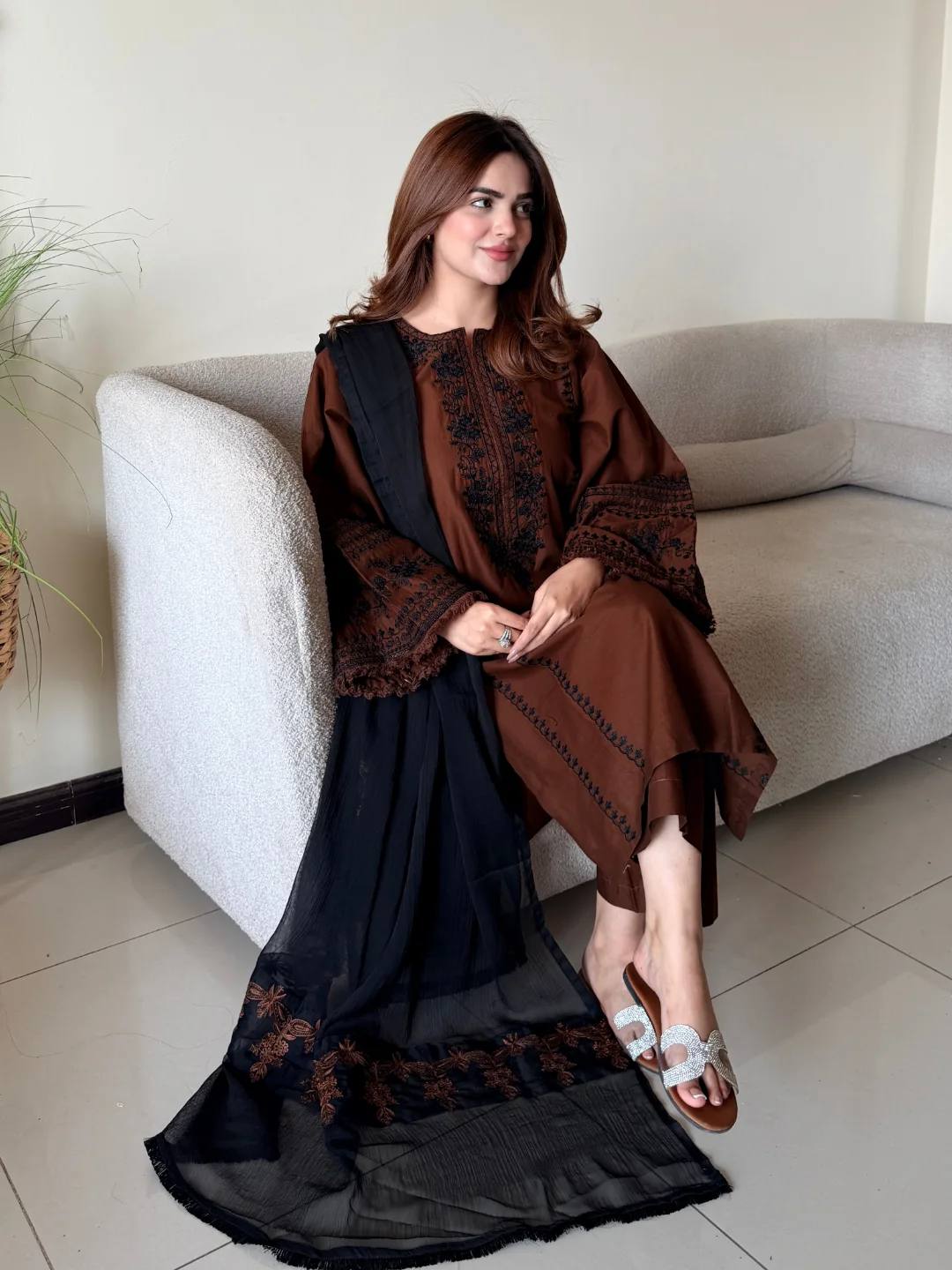 Women's Coffee Brown Embroidered Straight Kurta Set with Black Dupatta & Straight Pants
