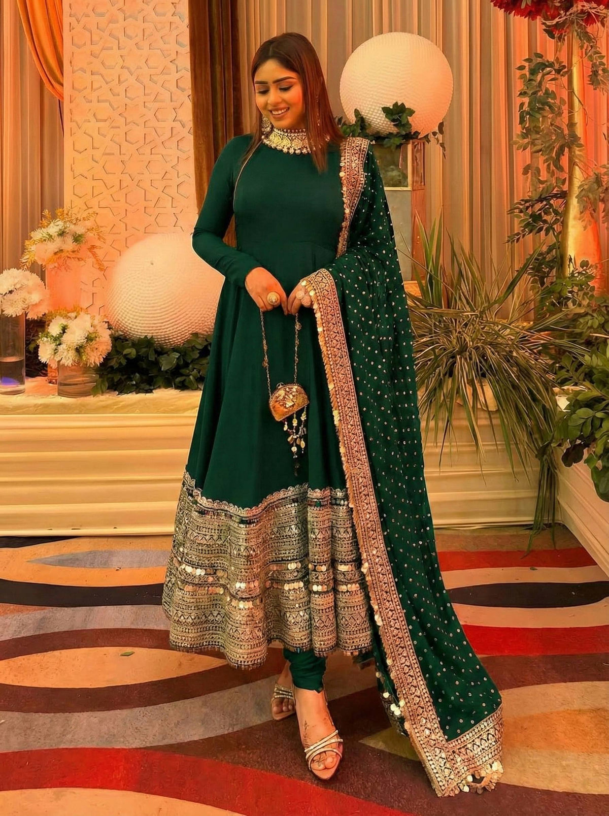 “Elegance That Speaks Without Words 🖤”