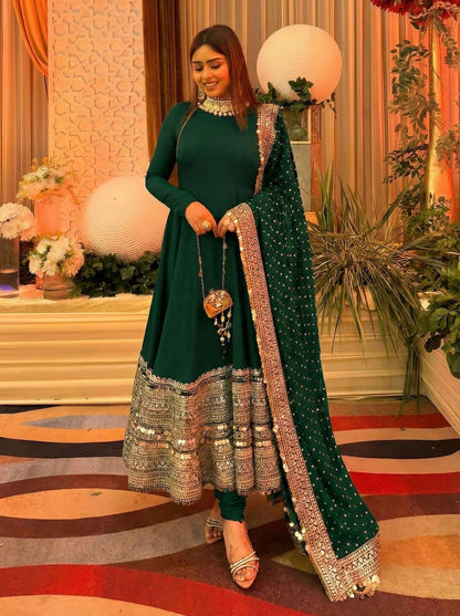 “Elegance That Speaks Without Words 🖤”
