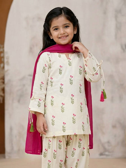 Girls’ Off-White Floral Printed Suit Set |