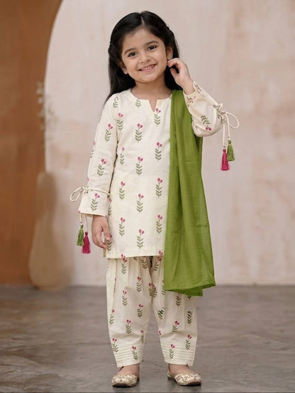 Girls’ Off-White Floral Printed Suit Set |